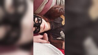 Hacer que una zorra se mee en la boca