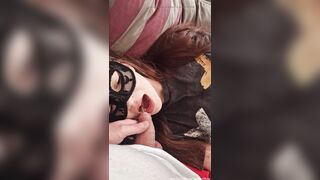 Hacer que una zorra se mee en la boca