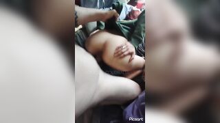 Zusammenstellung einer argentinischen Schönheit mit runden Gesäßmuskeln, die mit ihrem Freund in einer Pose gefickt wird doggy style